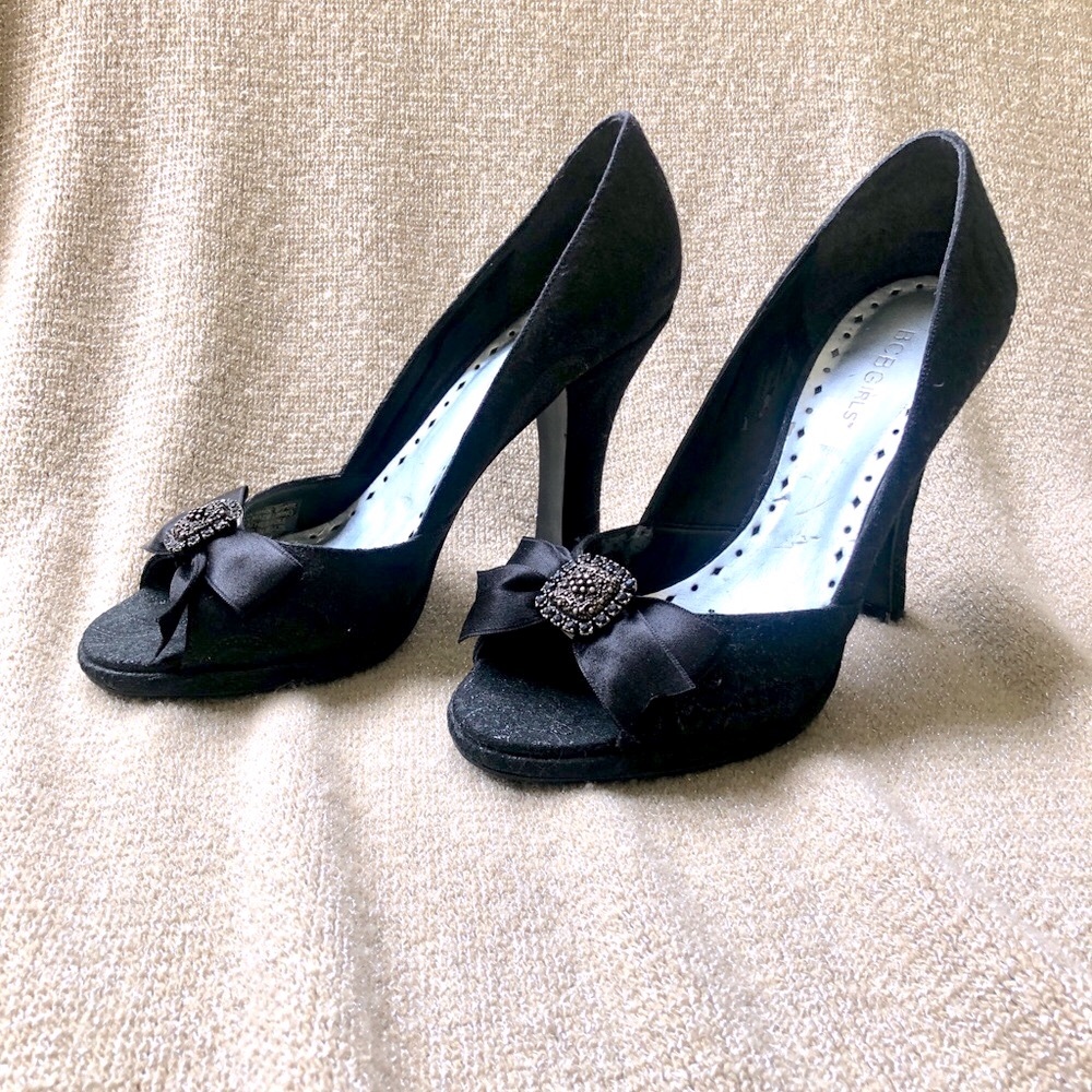 BCBGirls Peep-Toe Brocade Pumps, EUC, Size 8